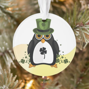Ornamento Pinguim Sortudo Dia de São Patrício Trevo Irlandês