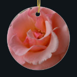 Ornamento por Rosa Romântico Rosa<br><div class="desc">Ornamentos Românticos Rosa Feriados Pink Rosa Clássicos Decorações Clássicas Feriados Pêssegos Belos Presentes Românticos Hanukkah Aniversário Neutral Novo Simpatia Bebê Dia de as mães Wild Opresente Decoração & Keepsakes Desorações de Feriado Rosa Feriados e Presentes para Homens Familiares Crianças Casa e Escritório Na moda Original Decorações de Arte Ofertas de...</div>