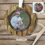 Ornamento Primeira Camuflagem Fotográfica de Caça de CERVEJA<br><div class="desc">O ornamento de Hunter PRIMEIRO DEER personalizado com uma foto e um nome/data na frente e uma foto de sangria de cheio na parte de trás do estilo de ornamento mostrado. Padrão de camuflagem. Todo texto é editável para que você possa alterar o título conforme desejar. DICA DA FOTO: Para...</div>