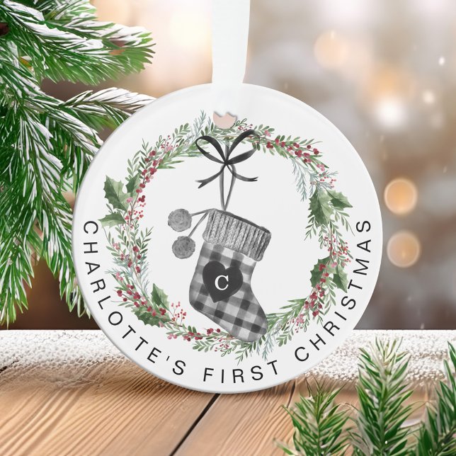 Ornamento Primeira Xadrez de Natal do Bebê - Foto de Frota (Baby's First Christmas Plaid Stocking Wreath Photo Ornament)