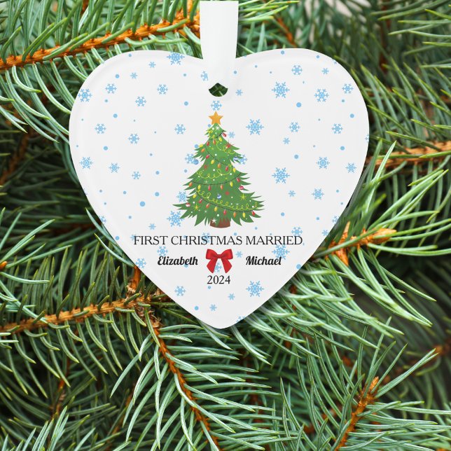 Ornamento Primeiro Natal Casado com Acrílico de Casal Person (First Christmas Married 2024 Custom Couple Acrylic Ornament)
