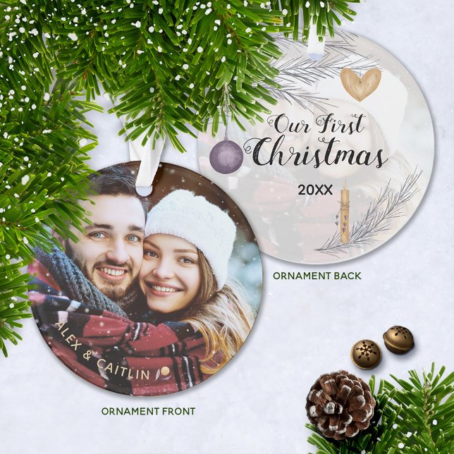 Ornamento Purple Dourado personalizou nossa primeira foto de (Keepsake First Christmas Couple's Photo Ornament with Year)