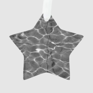 Ornamento Reflexões Leves Na Água: Preto E Branco