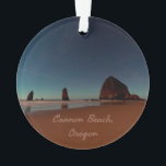 Ornamento Rock Haystack do Oregon Beach<br><div class="desc">Cannon Beach Oregon Haystack Rock,  fotografia de praia linda com estrelas sobre o oceano.</div>