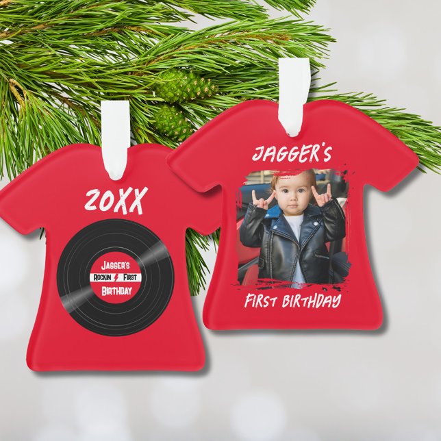 Ornamento Rock Star Primeiro Aniversário do Vinyl Record Red (A unique keepsake photo ornament of baby's first birthday. Rock and Roll style concert t-shirt.)