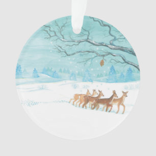 Ornamento Roe Deer na floresta de inverno coberta de neve