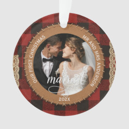 Ornamento Rustic Wood Grain Plaid First Christmas Married