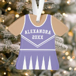 Ornamento Uniforme Roxo da Equipe de Estrutura de cheerleade<br><div class="desc">Ornamento Uniforme da Equipe de Montagem de Equipamento de cheerleader. Este ornamento de cheerleader é perfeito para qualquer um que aplaude esportes escolares ou ama esportes de aplausos. Personalize este design personalizado com seu próprio nome e ano.</div>