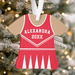 Ornamento Vermelho Uniforme de Equipe de Variação de Estrutu<br><div class="desc">Ornamento Uniforme da Equipe de Montagem de Equipamento de cheerleader. Este ornamento de cheerleader é perfeito para qualquer um que aplaude esportes escolares ou ama esportes de aplausos. Personalize este design personalizado com seu próprio nome e ano.</div>