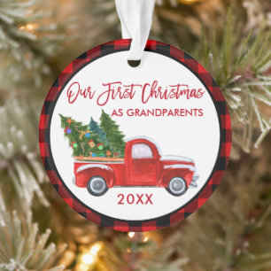 Ornamento Xadrez Vermelha Primeiro Natal como Avós Caminhã