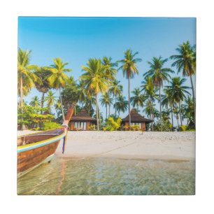 Os bungalows da estância turística na praia  