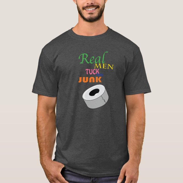 Os homens reais dobram sua camisa da sucata T! (Frente)