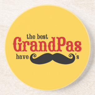 Os melhores vovôs têm a porta copos dos bigodes