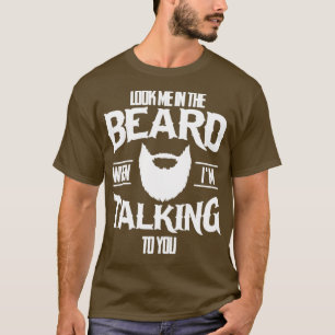 Os presentes da barba da camisa me olham na barba