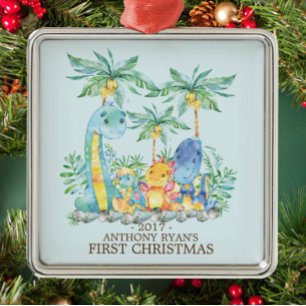 Os primeiros enfeites de natal do bebê bonito dos