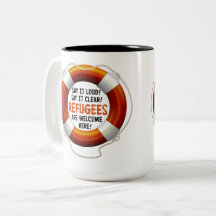 Os refugiados dão boas-vindas à grande caneca