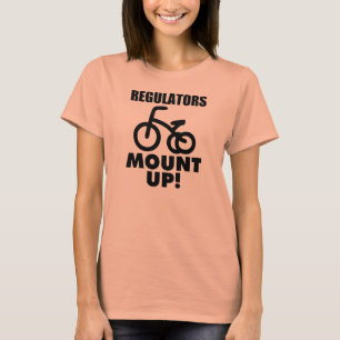 Os reguladores montam acima a camisa engraçada da