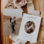 Oval Mínimo Salvar O Cartão com fotos De Casamento<br><div class="desc">O nosso oval elegante e elegante salvando a data do anúncio do casamento é a forma perfeita de informar seus amigos e família do seu próximo casamento.</div>