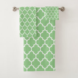 Padrão branco de quatrefoil no conjunto de toalha