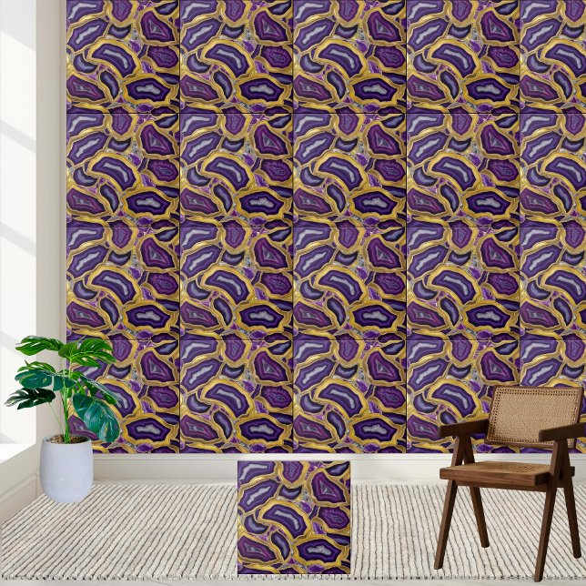 Padrão de Azulejo de Geodo Roxo e Dourado (Purple and Gold Geode Tile Pattern)