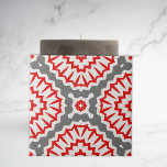 Padrão de Cinza Vermelha Étnica Marroquina Vibrant<br><div class="desc">Design cerâmico moderno vibrante,  com um padrão sem soldadura de formas geométricas em vermelho e branco sobre fundo de cinza.</div>
