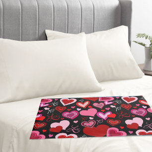 Padrão de Corações Vermelhos e Rosas Pretos Amor