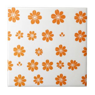 Padrão de Estêncil Floral Laranja no Fundo Branco