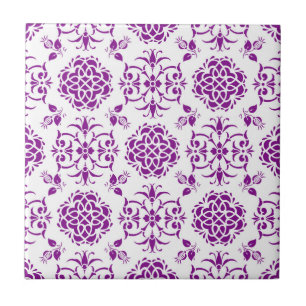 Padrão de estilo damasco floral roxo e branco