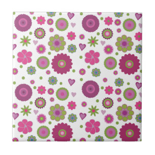 Padrão de Flor Roxa e Verde Elegante em Branco