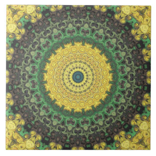 Padrão de Mandala em Caleidoscópio Amarelo e Verde