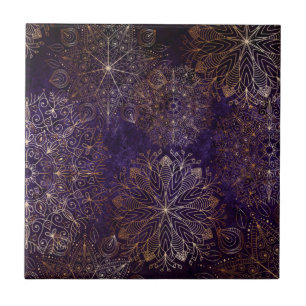 Padrão de Mandala Floral Elegante, Dourado e Roxo