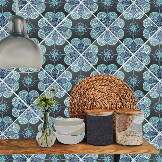 Padrão de repetição de Azulejo, azul e verde, cerâ (Blue and black tile shown on kitchen backsplash.)