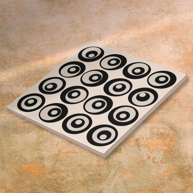 Padrão Dos Círculos Preto E Creme Do Meio século M (Modern Mid Century Black And Cream Circles Pattern Ceramic Tile)