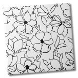 Padrão Floral Branco Preto<br><div class="desc">Use este padrão simples e chico de flores pretas e brancas de magnólia como pano de fundo para personalizar seu espaço vivo. Você também pode mudar a coloração de fundo para realmente fazê-la sua própria aparência. E você pode até fazer das flores pretas uma cor completamente diferente também! Quer queiras...</div>