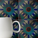 Padrão Geométrico Simétrico Escuro<br><div class="desc">Esse azulejo de cerâmica decorativa é uma peça de arte impressionante que captura a essência do tradicional design amora. O azulejo tem forma quadrada e apresenta um intrincado padrão geométrico simétrico e caleidoscópico, que atrai o olho para o seu centro. O design é ancorado por uma forma poligonal vermelha central,...</div>