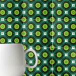Padrão Geométrico verde limão Preto e Branco<br><div class="desc">Design de azulejo de cerâmica moderna e elegante,  com um padrão sem costura feito de formas geométricas em verde esmeralda,  verde limão,  preto e branco.</div>