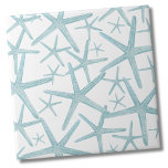 Padrão Náutico de Praia Azul Teal<br><div class="desc">Um padrão de praia litoral azul-clara e giro com estrelas-vivas. Quer queiras usar este azulejo como uma pequena porta copos ou trivit para uma bebida ou prato... ou queres ficar grande com uma pancada de cozinha, ou azulejo de banheiro, depende de ti! Faça uma parede de cheio, borda, ou apenas...</div>