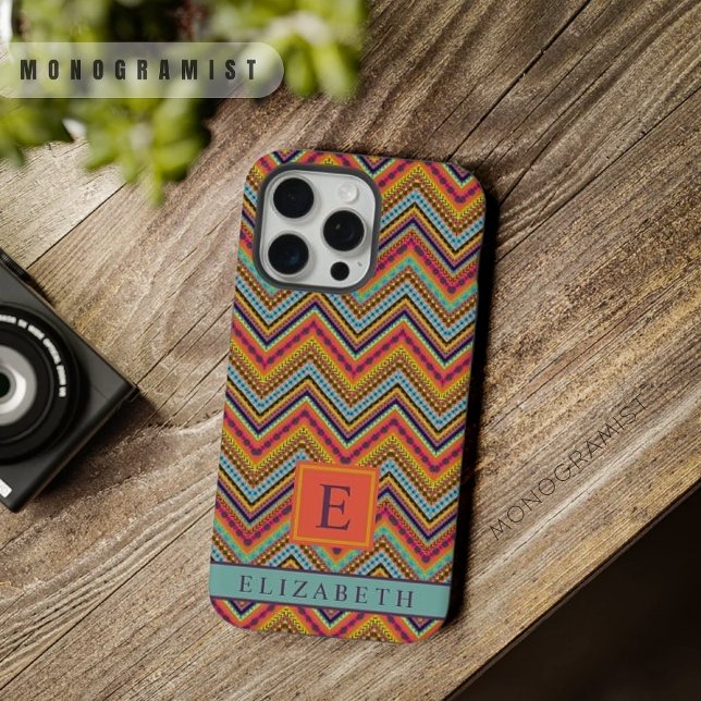 Padrão Personalizável de Chevron Azul Amarelo Verm (Customizable Yellow Red Blue Chevron Pattern iPhone Case)