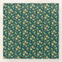 Padrão Verde Vibrante com Flores e Folhas Amarelas
