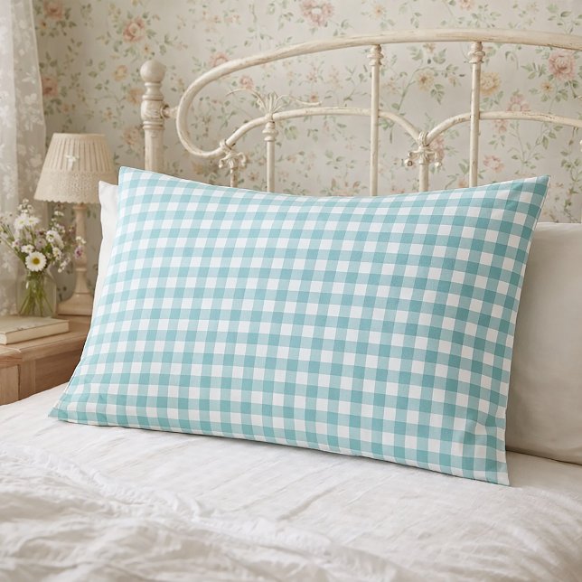 Padrão Xadrez Ginga Azul e Branco (A pillow case with a teal and white gingham plaid pattern)