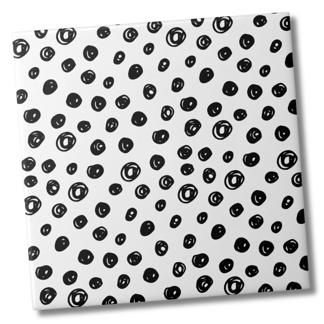 Padrões de pontos em círculo branco preto (Cute Messy Dots Circles Pattern Black White Ceramic Tile)