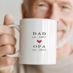 Pai Moderno | Ano de Est. do Vô Caneca de Café<br><div class="desc">Design minimalista simplesmente perfeito apresentando ano de est. como um Pai e ano de est. como um Vô com um coração vermelho. Um presente maravilhoso que certamente será apreciado por muitos anos.</div>