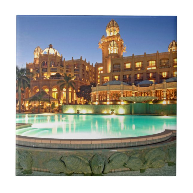 Palácio do Hotel e Piscina da Cidade Perdida (Frente)