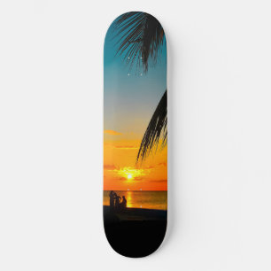 Palmas de praia tropical SUNSET skate colorido