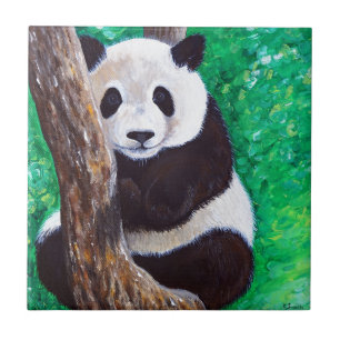 Panda em pintura em árvore