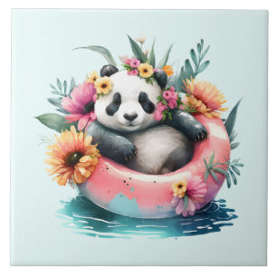 Panda Fofo Relaxando em um Tubo Interno