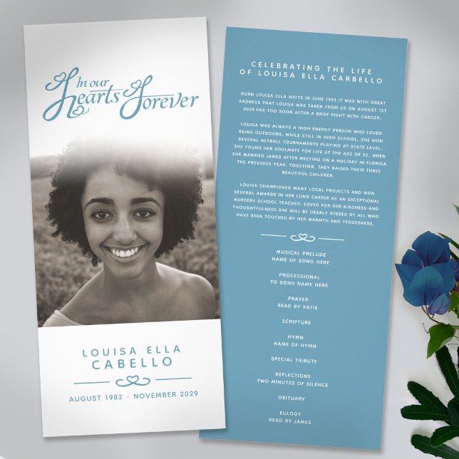 Panfleto Em nosso coração programa de funeral branco e azul (Criador carregado)