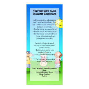 Panfleto Miúdos que jogam fora em um dia ensolarado