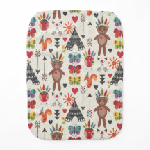 Pequenos índios enterram tecido