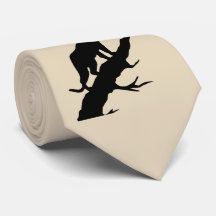 Pantera no membro alguma gravata da cor